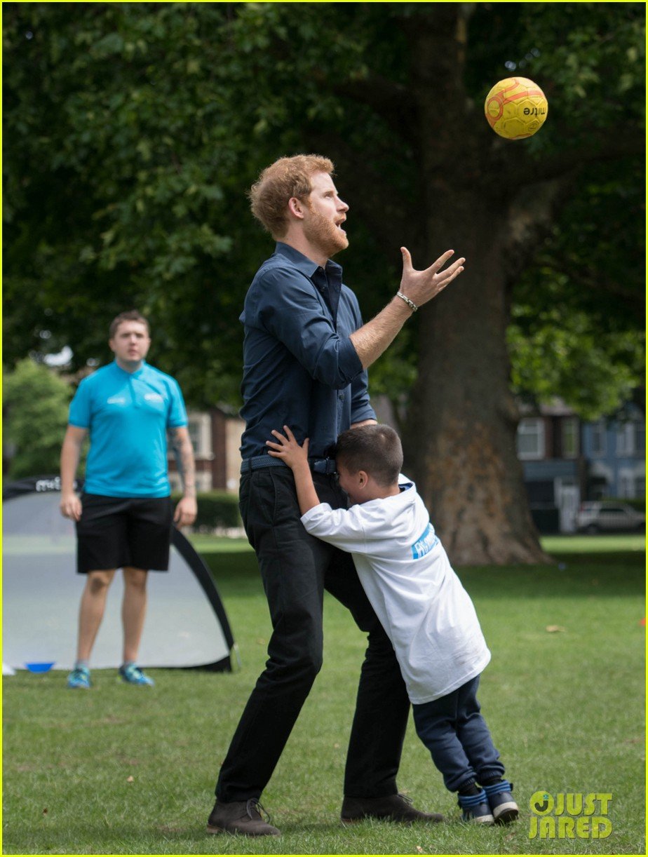 http://cdn02.cdn.justjared.com/wp-content/uploads/2017/07/harry-games/prince-harry-fit-and-fed-games-10.jpg