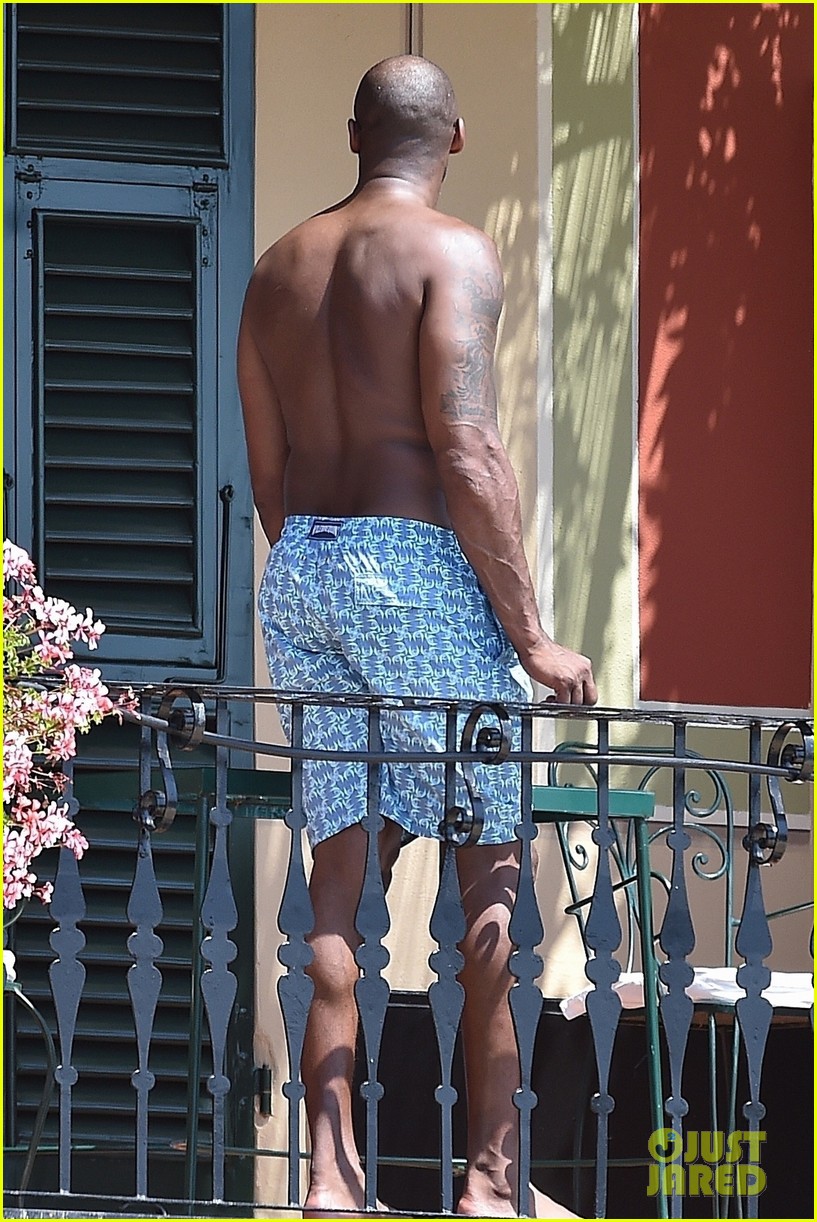 Kobe Bryant Hangs Shirtless By the Pool During Family