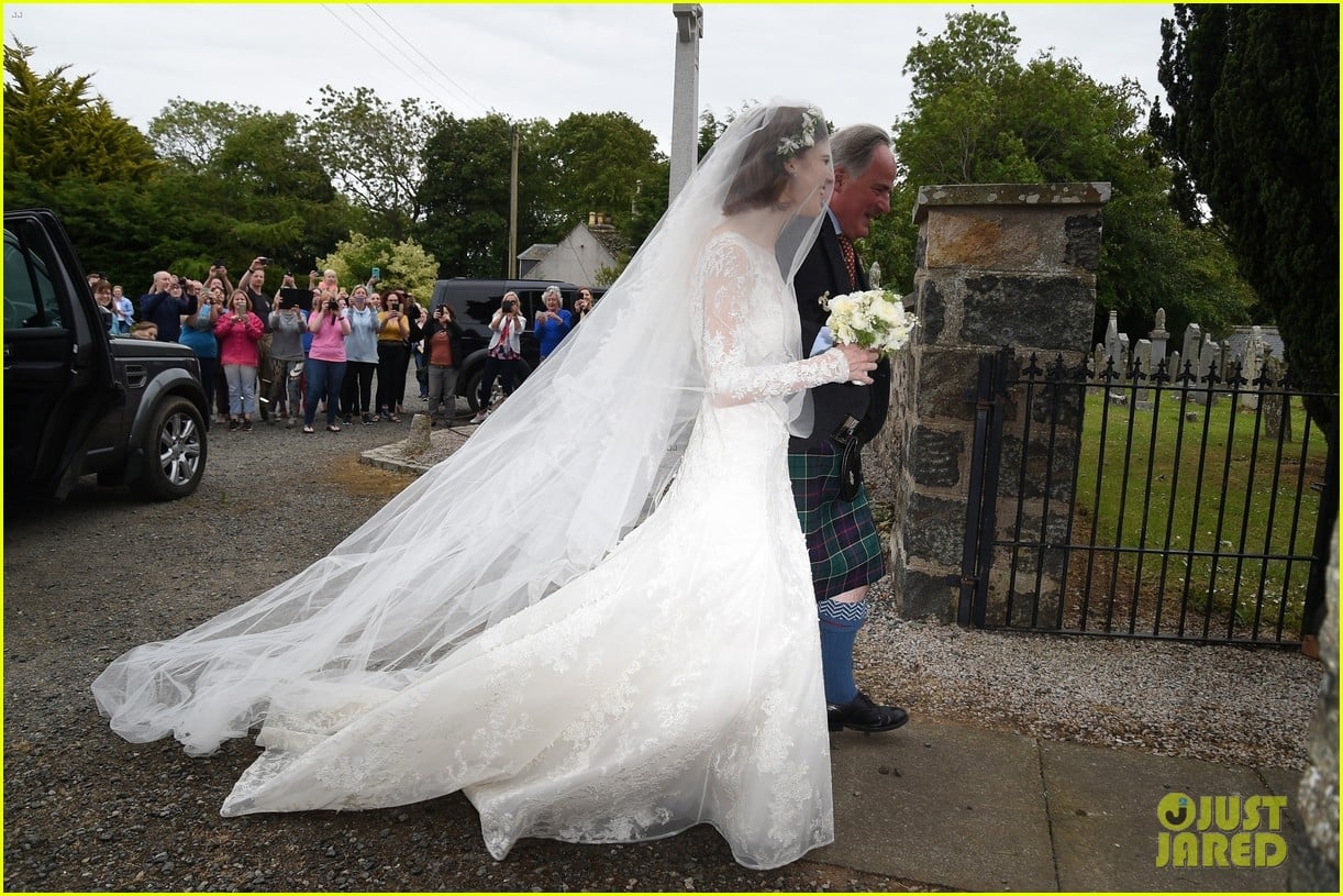 rose leslie wedding dress