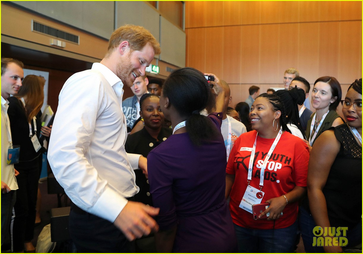 prince-harry-steps-out-solo-for-aids-conference-in-amsterdam-05.jpg