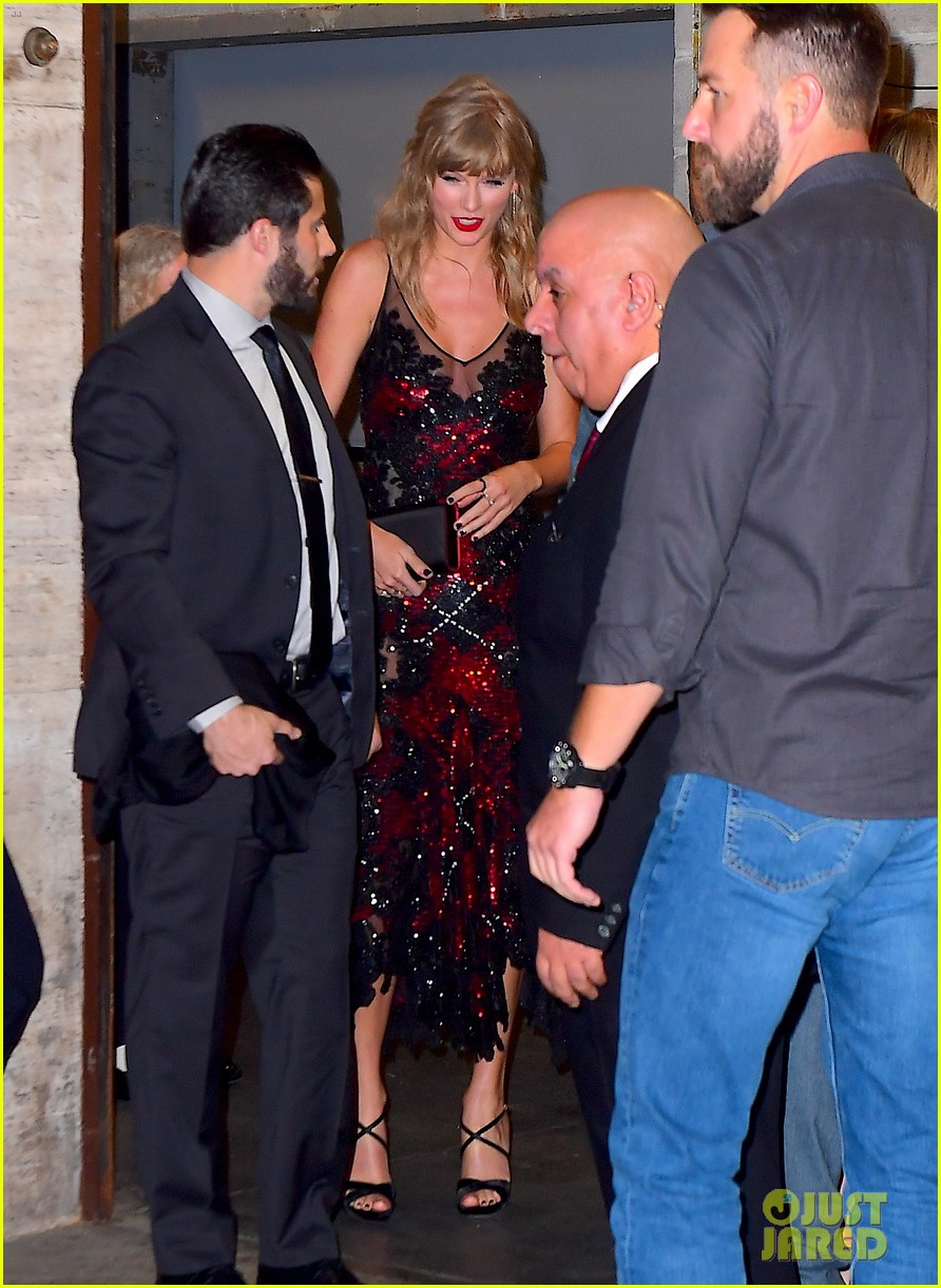 taylor swift joe alwyn movie premiere
