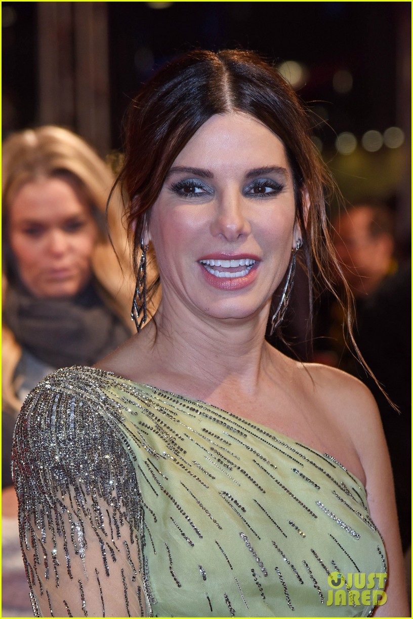 sandra bullock bird box premiere