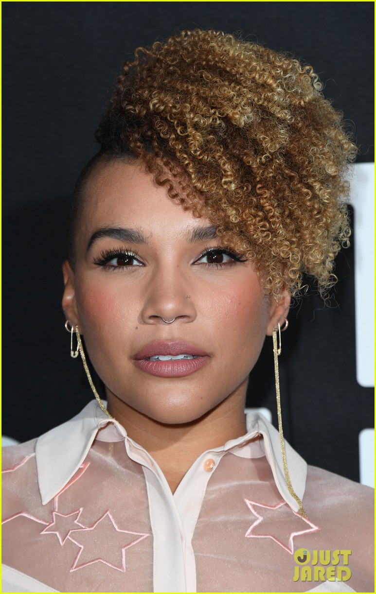 Full Sized Photo of ellen page umbrella academy london 20 | Photo