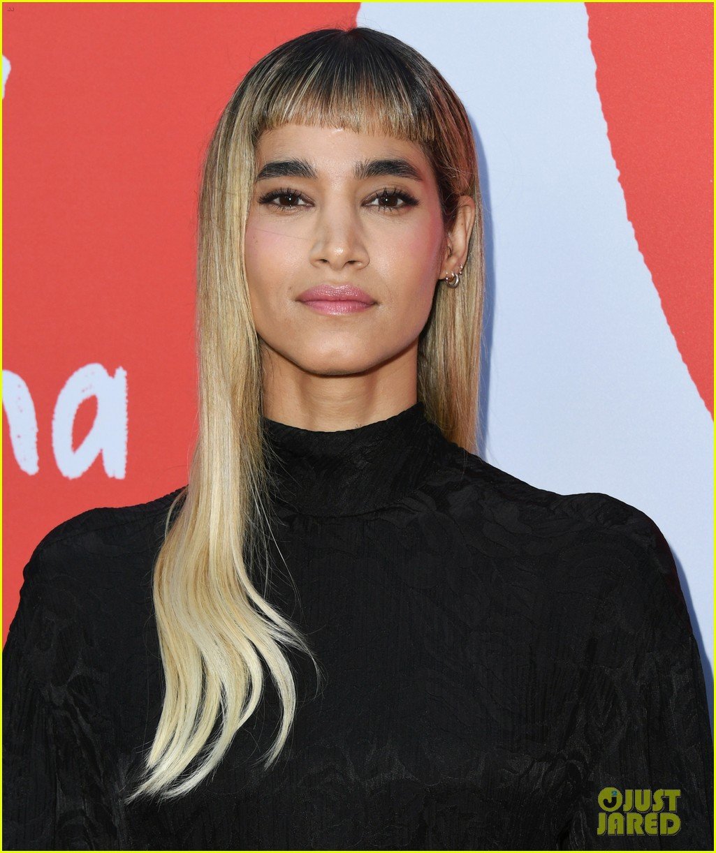 Charlie Hunnam Sofia Boutella More Join Anton Yelchin S