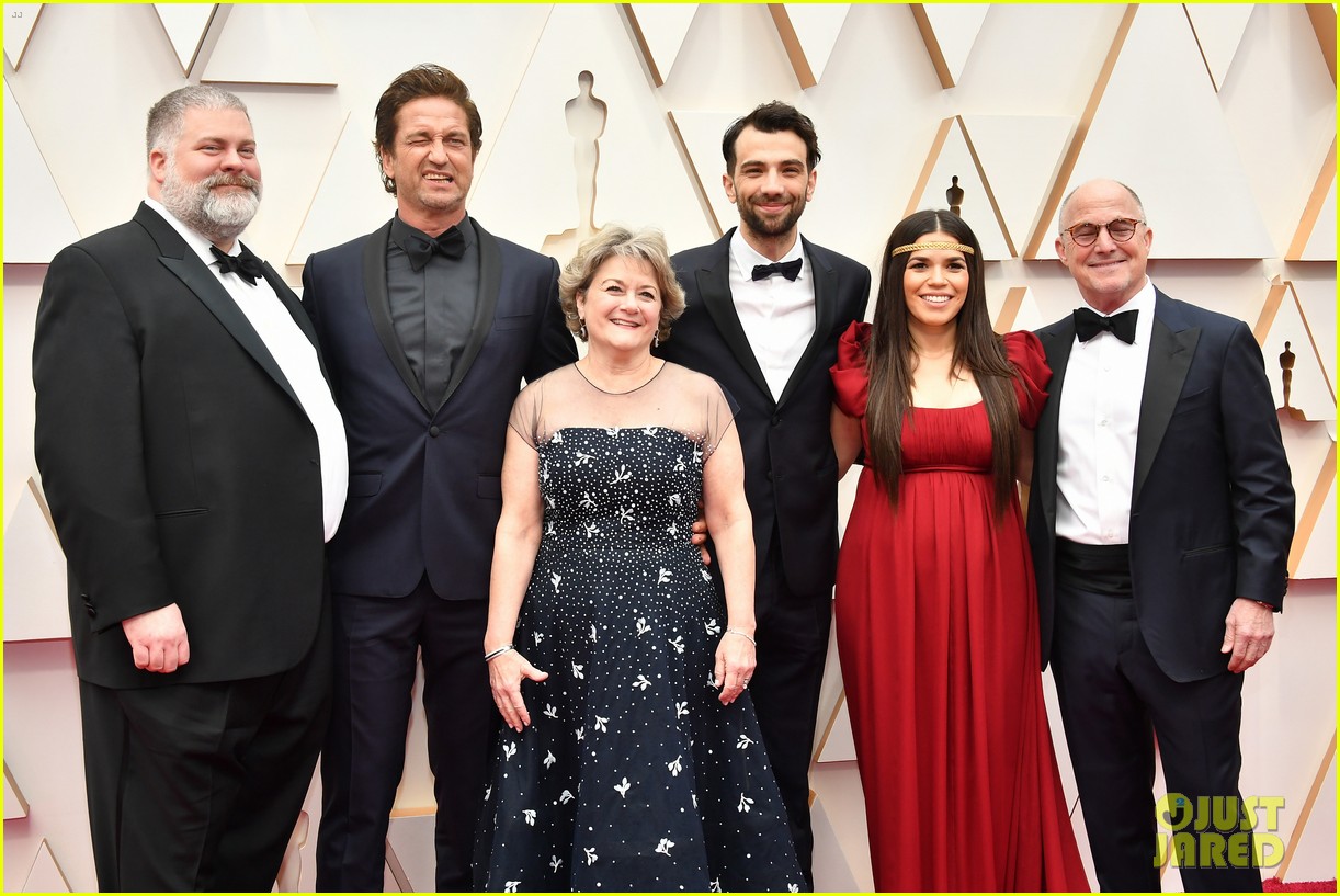 Full Sized Photo of america ferrera httyd family oscars red carpet 22