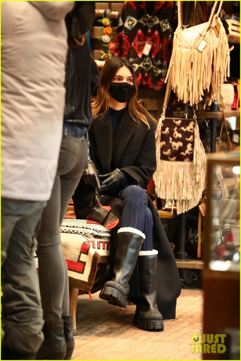 Full Sized Photo of kendall jenner marijuana dispensary in aspen 51