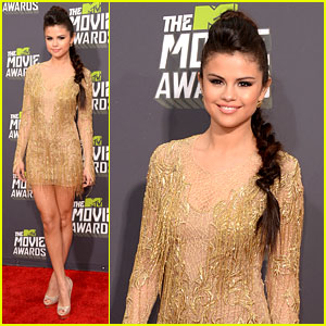 Selena Gomez - MTV Movie Awards 2013 Red Carpet