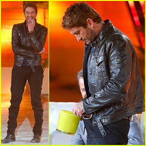 Gerard Butler Puts Ice Down His Pants on German TV Show!