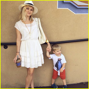 Reese Witherspoon Shares Adorable Photo with Son Tennessee!