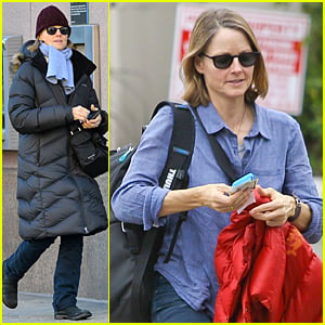 Jodie Foster Braves the New York Cold to Run Some Errands
