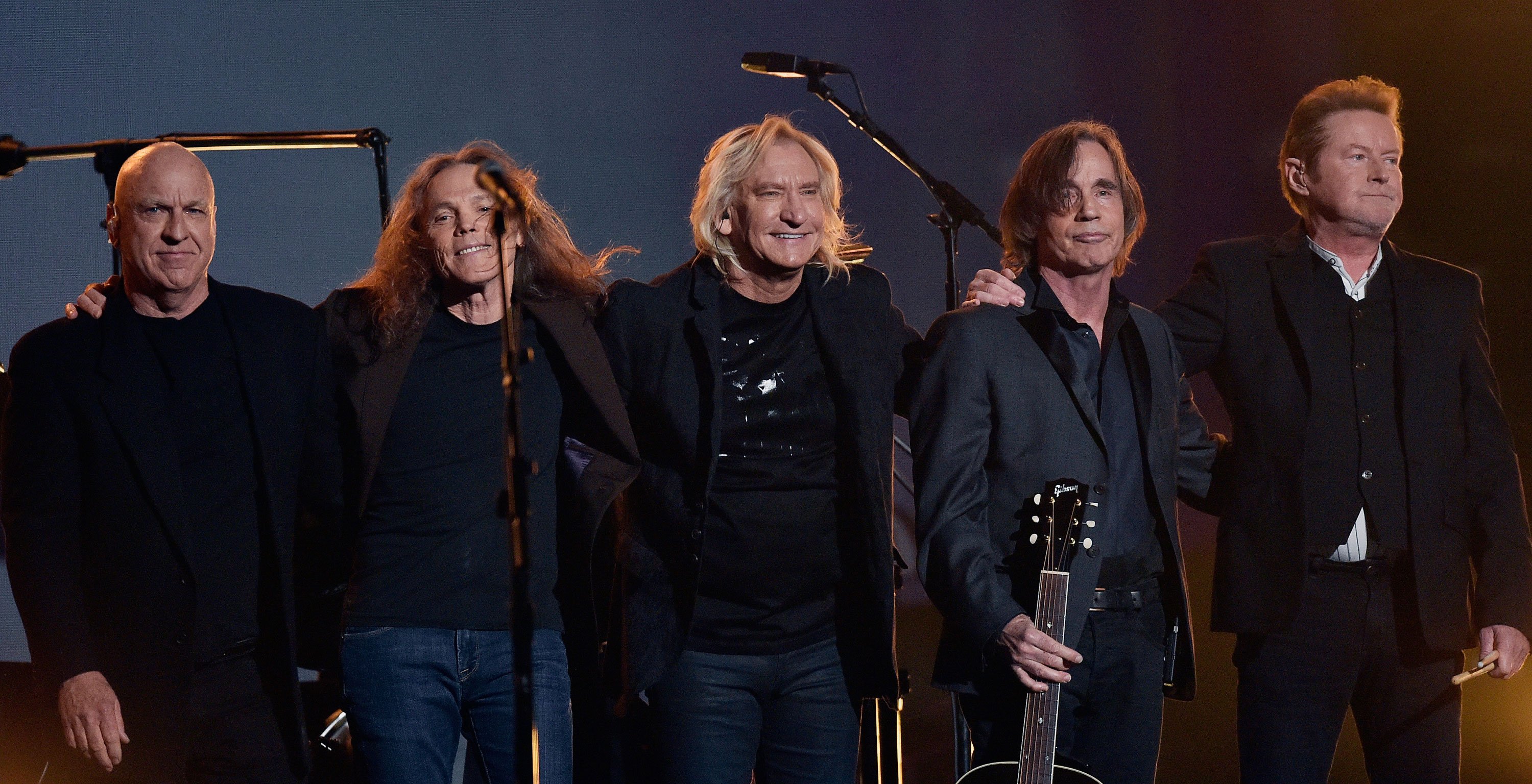 The Eagles Pay Tribute to Glenn Frey at Grammys 2016 With ‘Take It Easy ...
