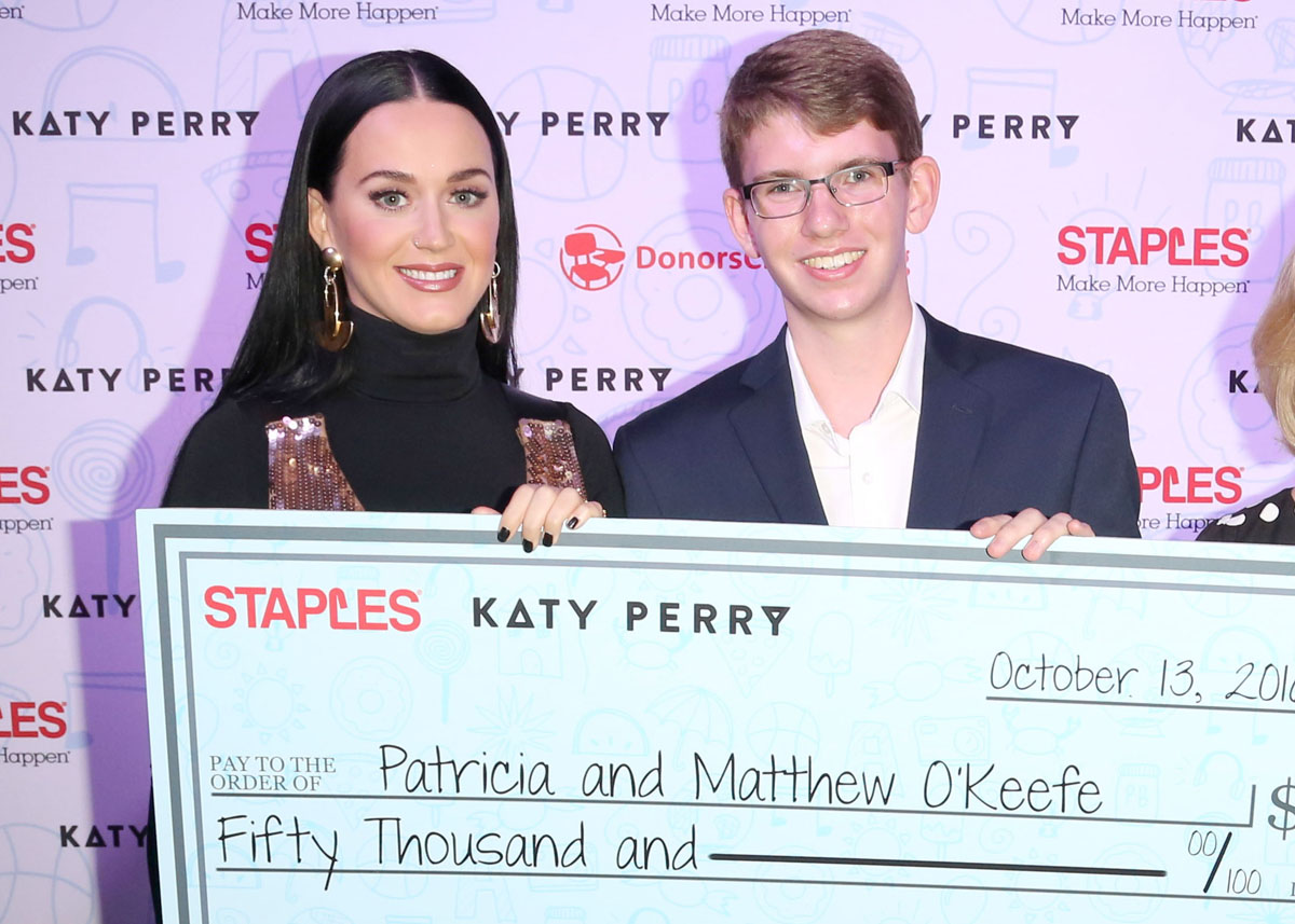 Katy Perry Presents Scholarships at Staples for Students Celebration