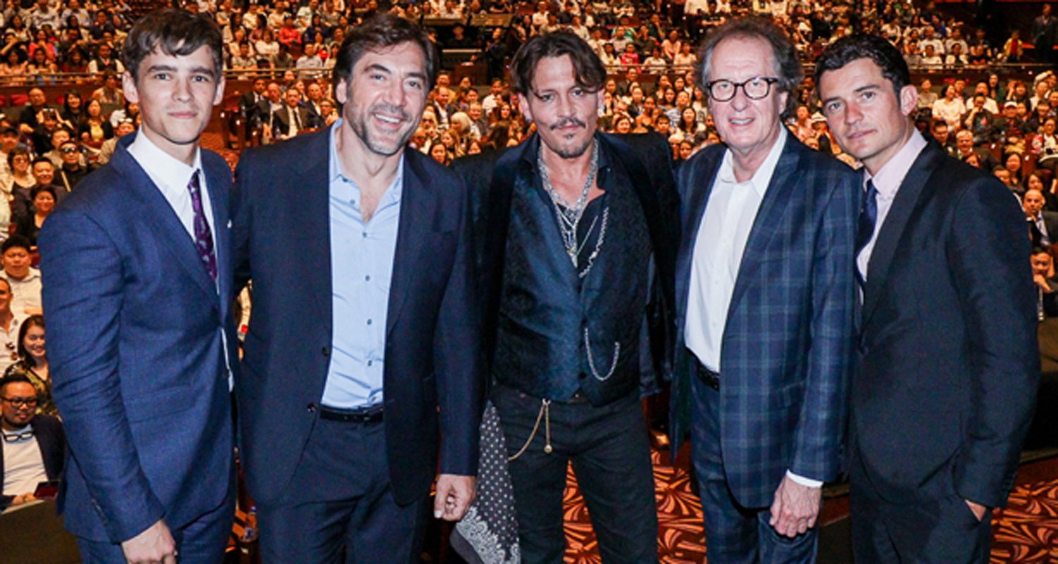 Johnny Depp & Orlando Bloom Reunite For 'Pirates of the Caribbean' Shanghai World Premiere!