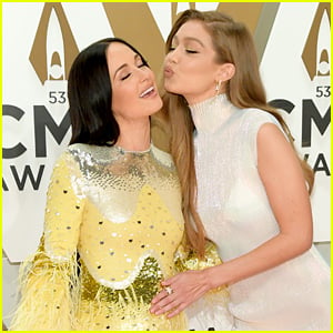 Gigi Hadid Goes in for the Kiss With Kacey Musgraves at CMA Awards 2019