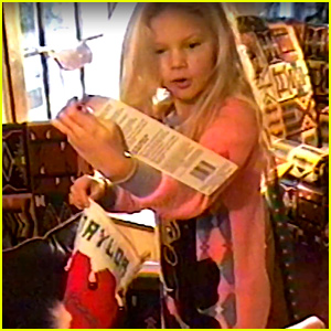 Taylor Swift: ‘Christmas Tree Farm’ Stream, Lyrics, & Download – Listen Now! | First Listen ...