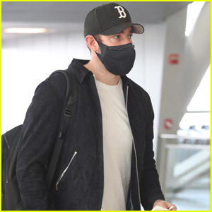 John Krasinski Tries to Keep a Low Profile While Jetting Out of NYC