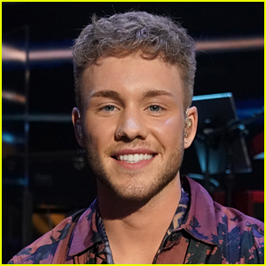 Hunter Metts Breaks Down on 'American Idol' After Forgetting the Words - See the Judges' Reaction
